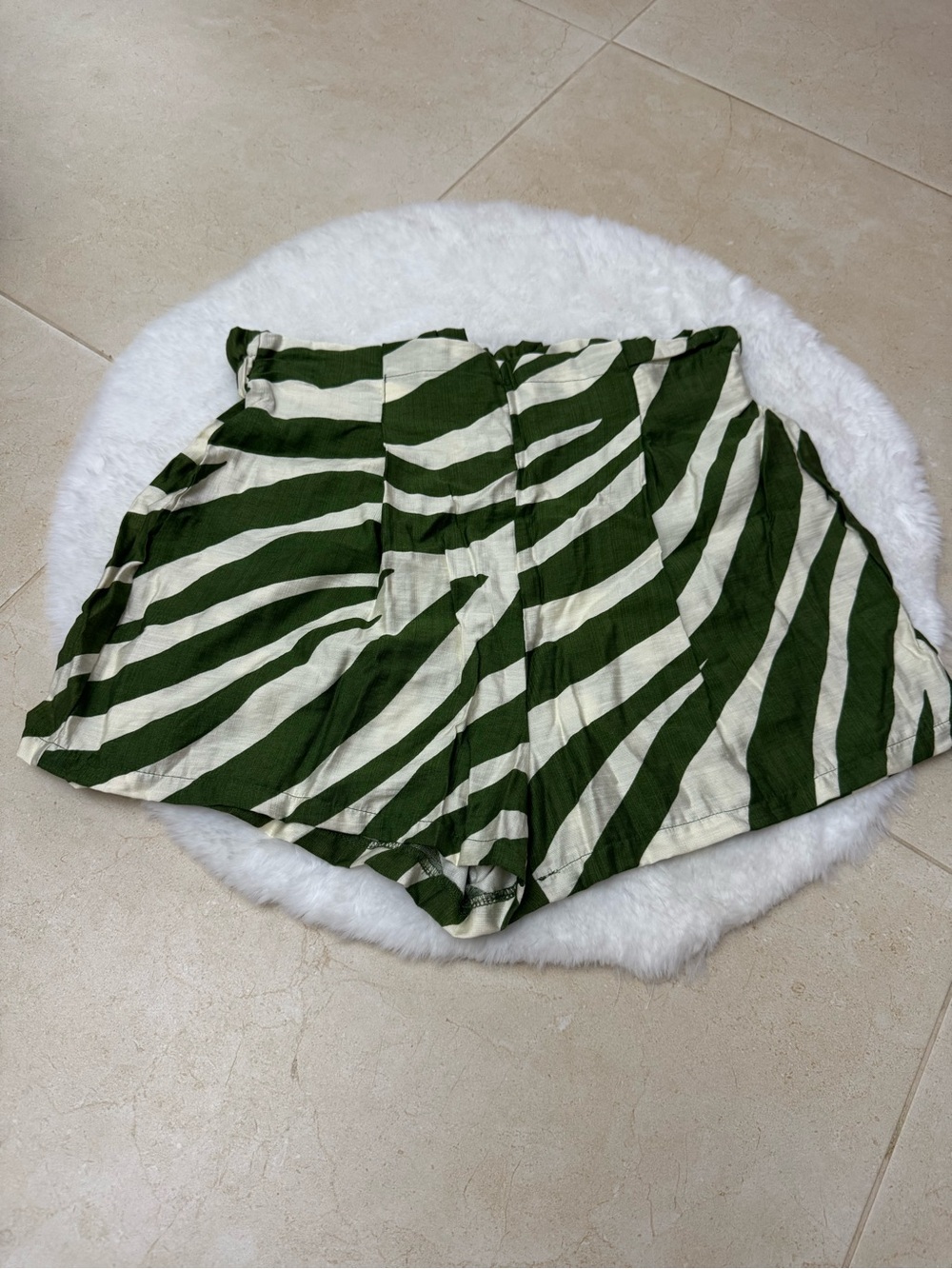 Green White Paperbag Shorts Size Large